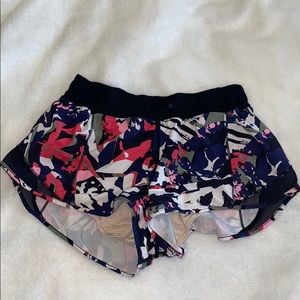 Lululemon size 6 hotty hot shorts